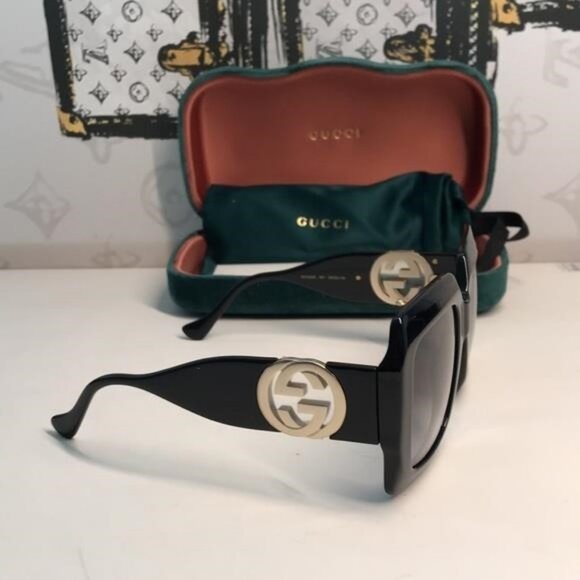 New ✨ Authentic Gucci GG1022S 001 Black Oversized Square Sunglasses ✨ - Picture 4 of 11